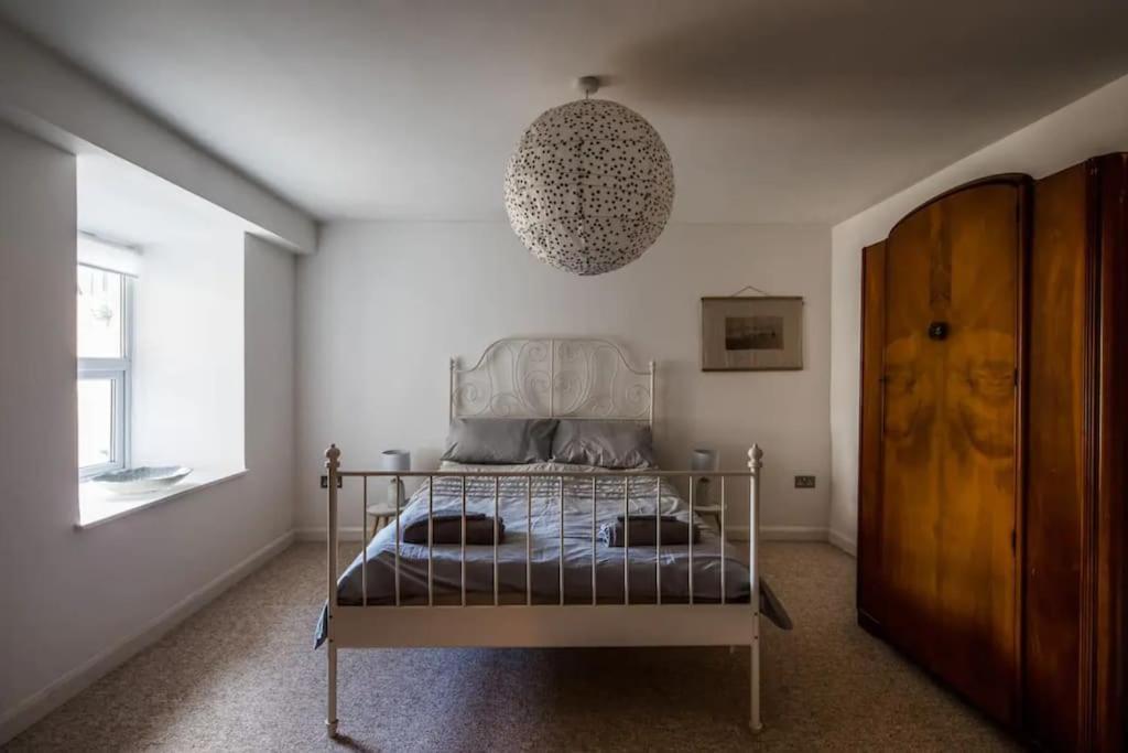 Spacious 2 Bedroom Apartment Near Seafront Penzance Exteriör bild