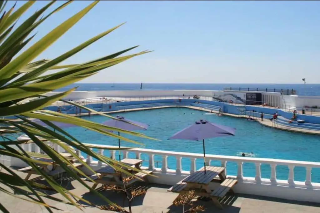 Spacious 2 Bedroom Apartment Near Seafront Penzance Exteriör bild